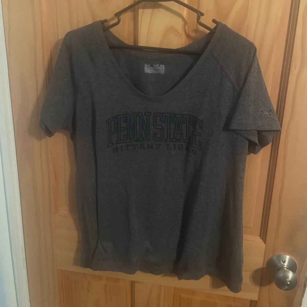 Well Loved Women’s Penn State Under Armour T-Shirt Size XL